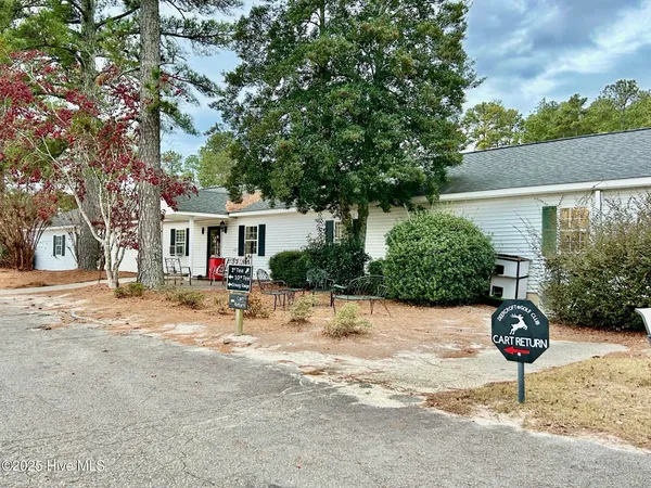 $475,000 | 30081 West Lake Drive, Wagram, NC 28396