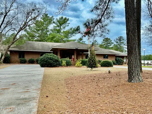 $475,000 | 30081 West Lake Drive, Wagram, NC 28396