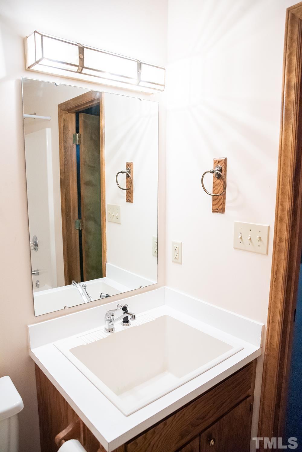 359 Dixon Road Graham, NC 27253 - Photo 17 of 26 Gallery Image 17