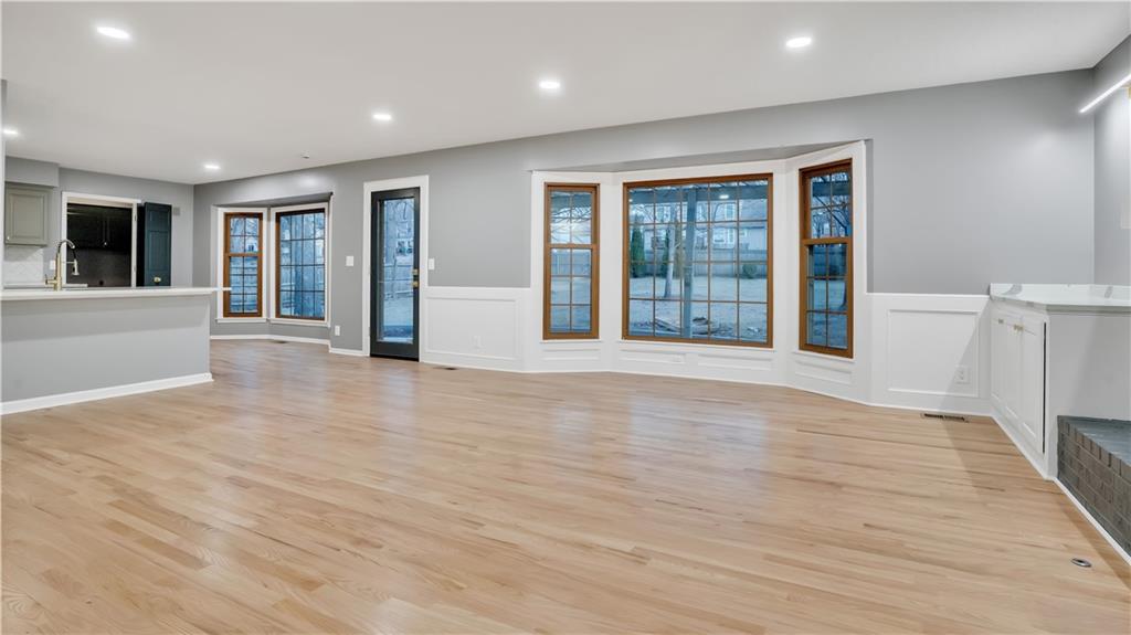 13709 South Edinburgh Street Olathe, KS 66062 - Photo 3 of 34