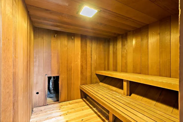 $660,000 | 10325 10th Ave Circle South, Bloomington, MN 55420