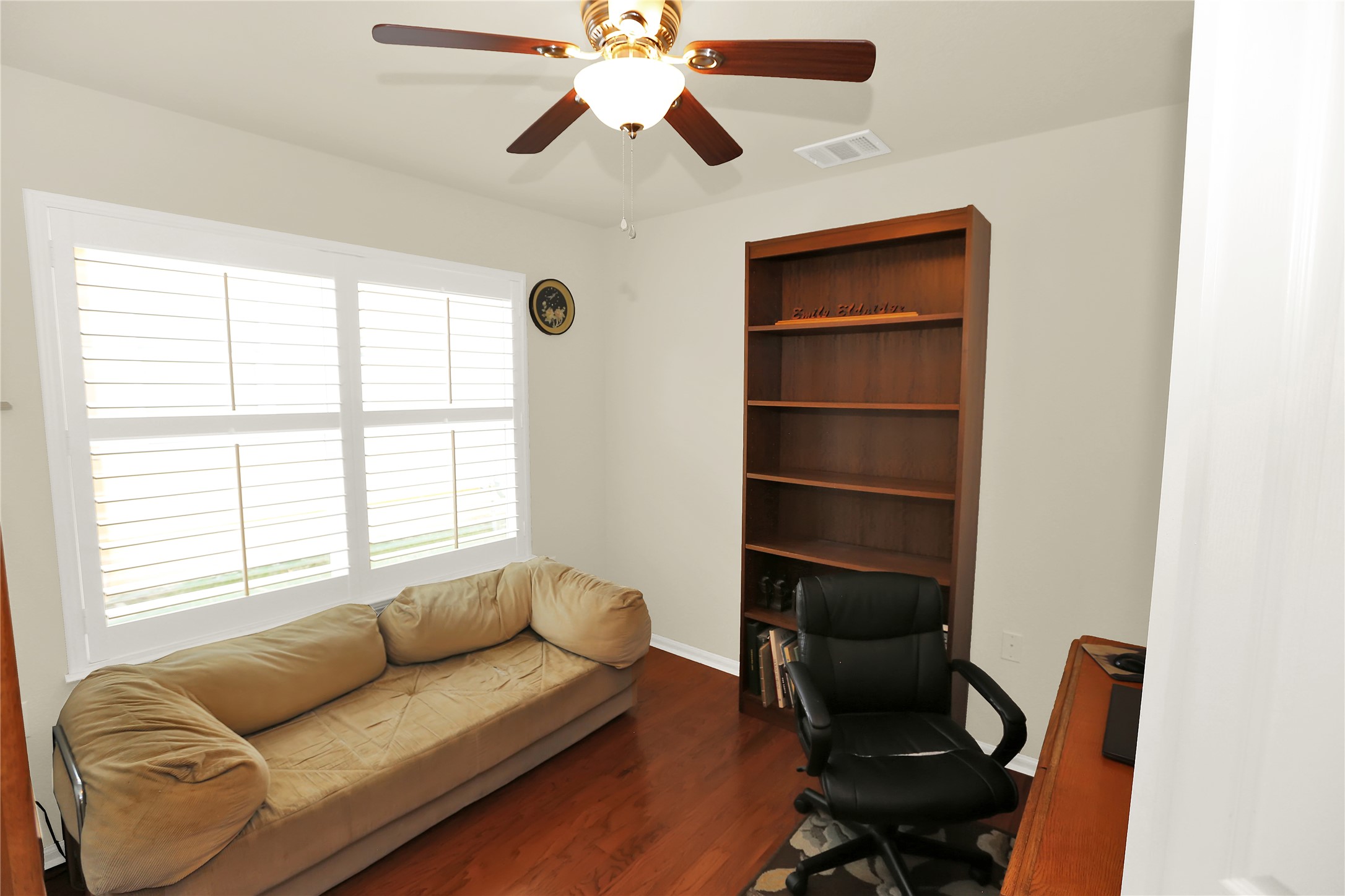 104 Sheldon Lake Drive Georgetown, TX 78633 - Photo 23 of 40 a living room with furniture and a window