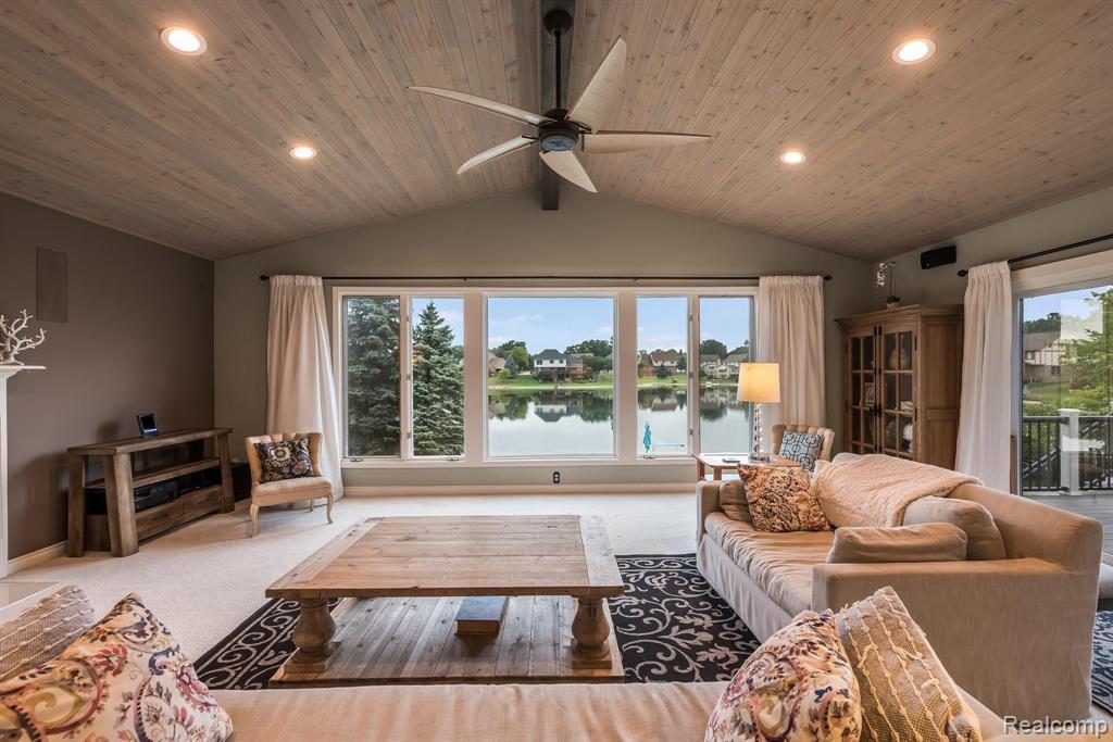 2155 Lakeside Road Troy, MI 48085 - Photo 10 of 46