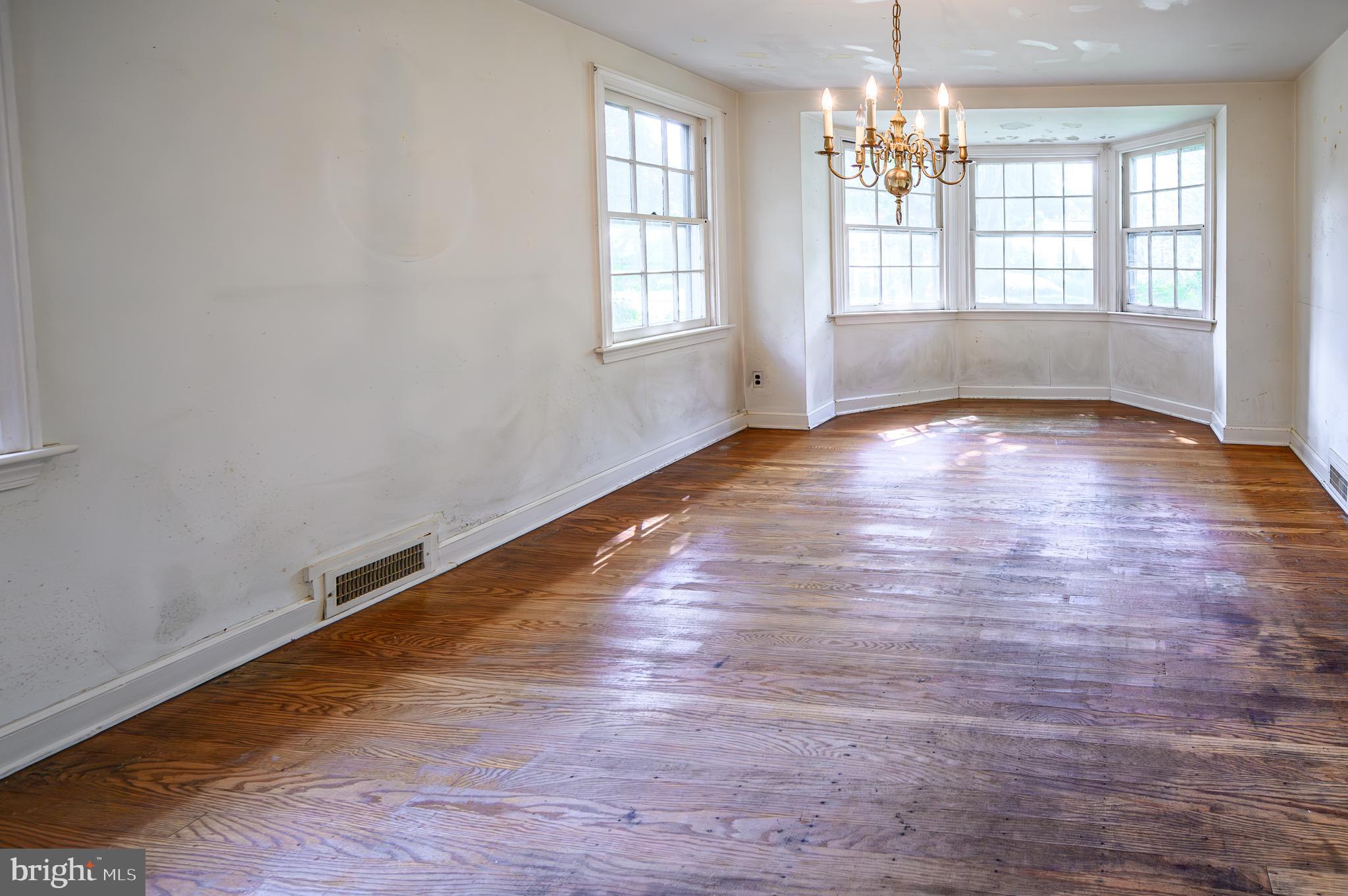 540 Beaver Road Glenside, PA 19038 - Photo 8 of 30 Bay Window in Dining Room