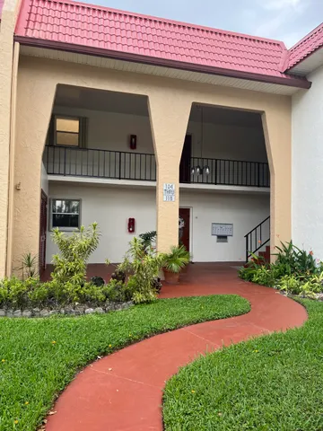 $1,400 | 110 Lake Anne Drive, Unit 110, West Palm Beach, FL 33411