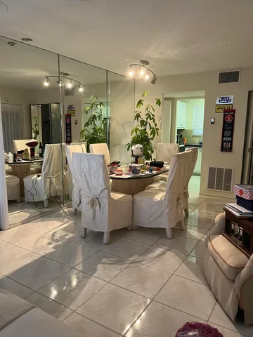 $1,400 | 110 Lake Anne Drive, Unit 110, West Palm Beach, FL 33411