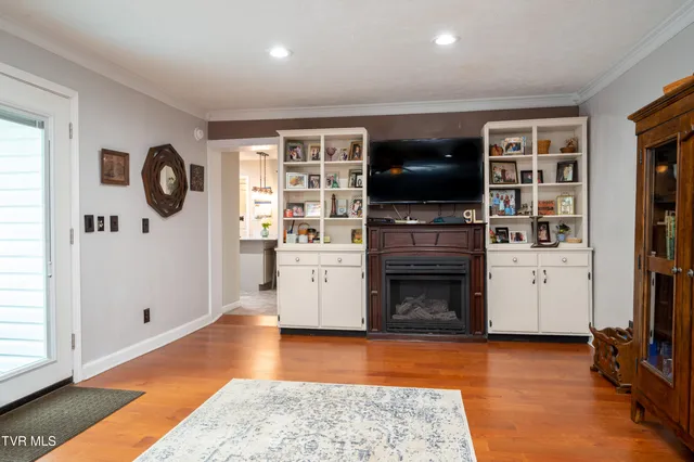 $300,000 | 1736 Valley View Drive, Big Stone Gap, VA 24219