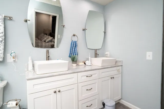 $300,000 | 1736 Valley View Drive, Big Stone Gap, VA 24219