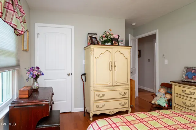 $300,000 | 1736 Valley View Drive, Big Stone Gap, VA 24219