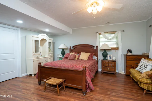 $300,000 | 1736 Valley View Drive, Big Stone Gap, VA 24219