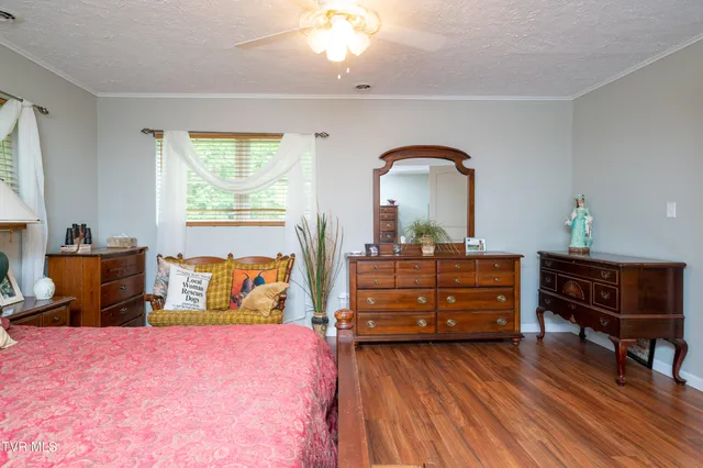 $300,000 | 1736 Valley View Drive, Big Stone Gap, VA 24219