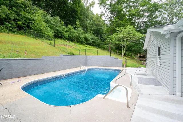 $300,000 | 1736 Valley View Drive, Big Stone Gap, VA 24219