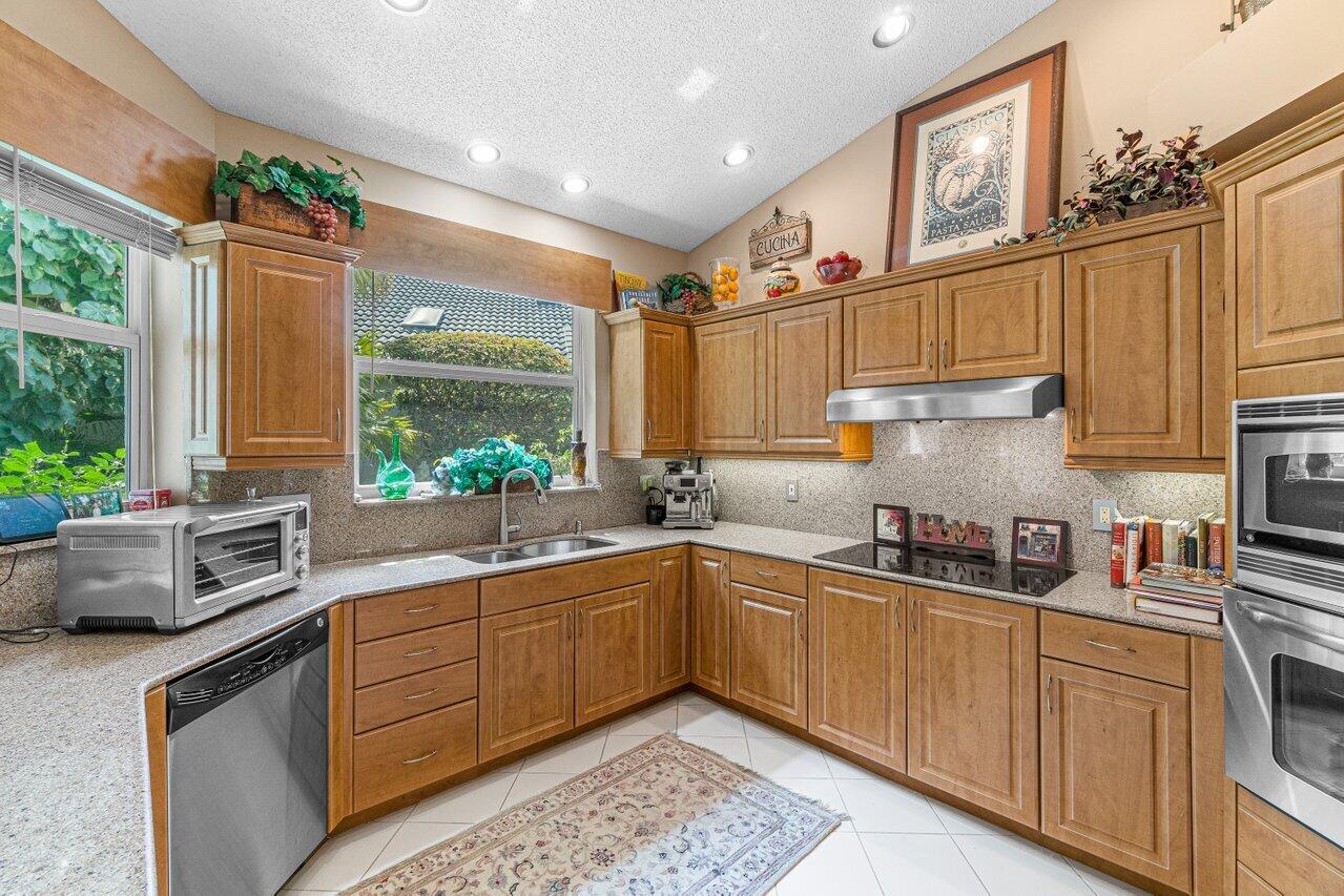 2142 Northwest 60th Circle Boca Raton, FL 33496 - Photo 17 of 31 018-2142Northwest60thCircle-BocaRaton-FL