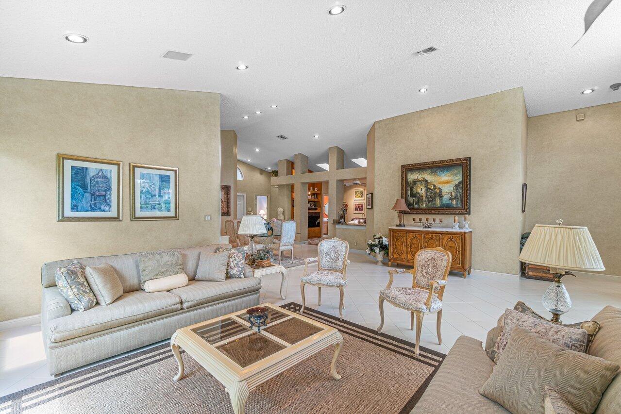 2142 Northwest 60th Circle Boca Raton, FL 33496 - Photo 8 of 31 009-2142Northwest60thCircle-BocaRaton-FL