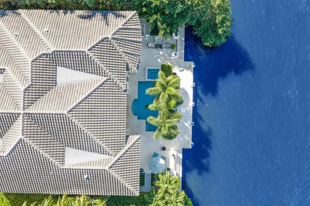 $10,250,000 | 4230 Intracoastal Drive, Highland Beach, FL 33487