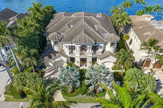 $10,250,000 | 4230 Intracoastal Drive, Highland Beach, FL 33487