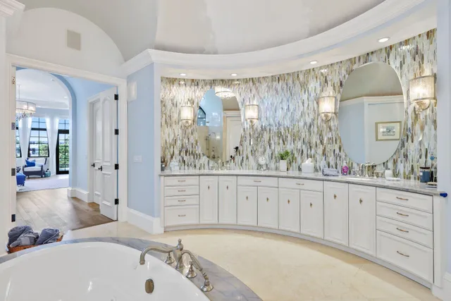 $10,250,000 | 4230 Intracoastal Drive, Highland Beach, FL 33487