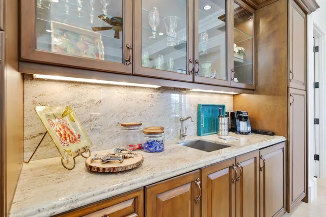 $10,250,000 | 4230 Intracoastal Drive, Highland Beach, FL 33487