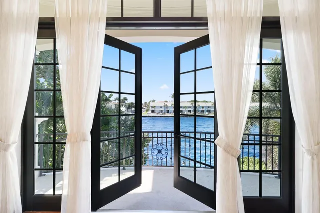 $10,250,000 | 4230 Intracoastal Drive, Highland Beach, FL 33487
