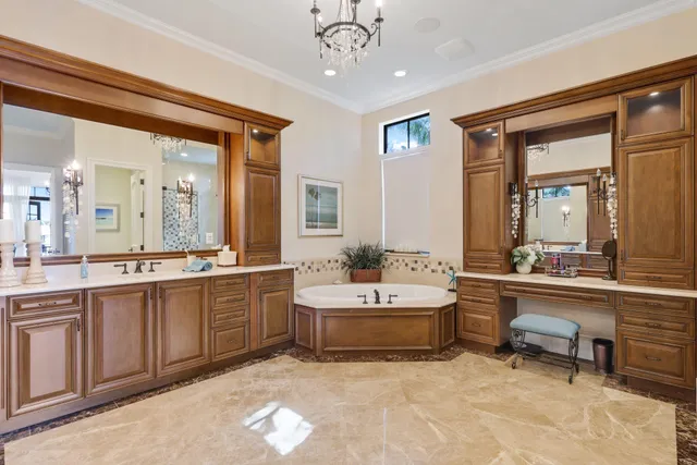 $10,250,000 | 4230 Intracoastal Drive, Highland Beach, FL 33487