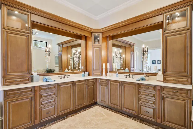 $10,250,000 | 4230 Intracoastal Drive, Highland Beach, FL 33487