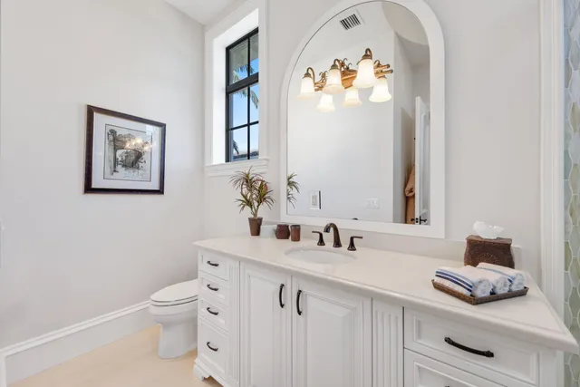 $10,250,000 | 4230 Intracoastal Drive, Highland Beach, FL 33487