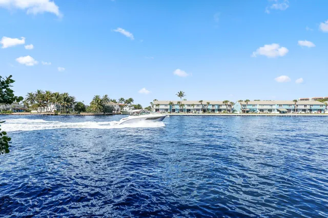 $10,250,000 | 4230 Intracoastal Drive, Highland Beach, FL 33487