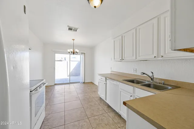 $1,250 | 6337 East Avalon Street, Unit 2, Mesa, AZ 85205