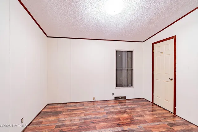 $1,000 | 7114 West Highway 90, New Iberia, LA 70560