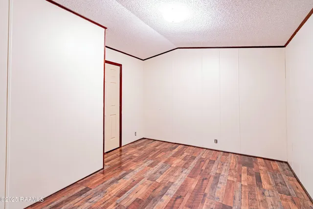 $1,000 | 7114 West Highway 90, New Iberia, LA 70560