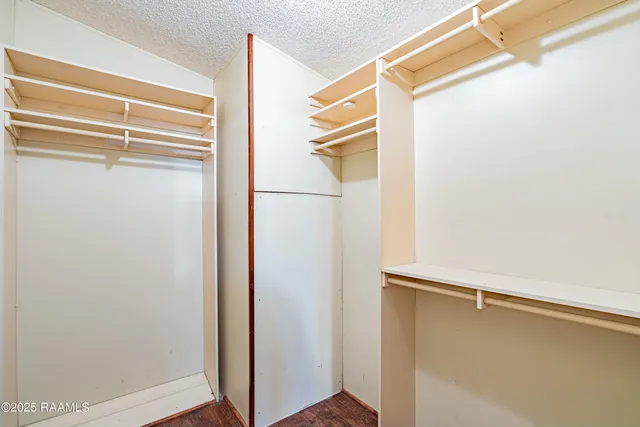 $1,000 | 7114 West Highway 90, New Iberia, LA 70560