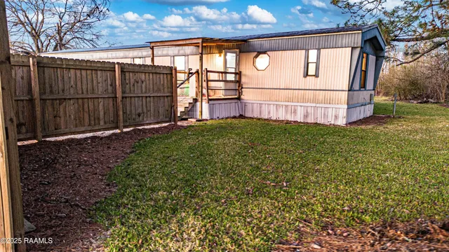 $1,000 | 7114 West Highway 90, New Iberia, LA 70560