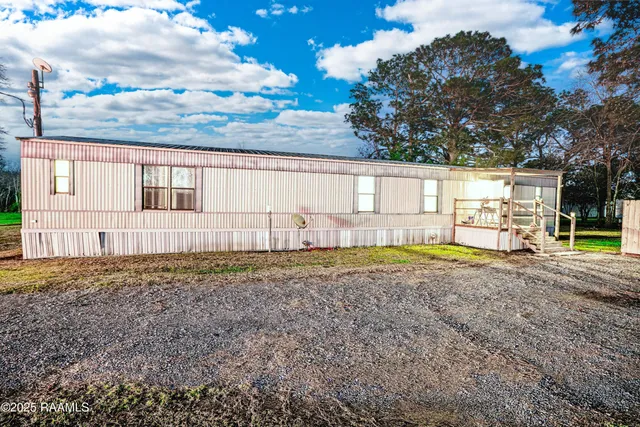 $1,000 | 7114 West Highway 90, New Iberia, LA 70560