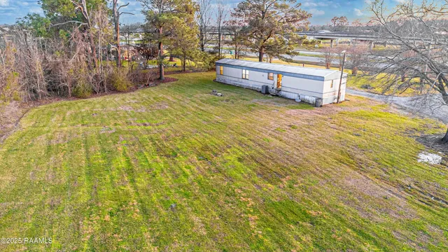 $1,000 | 7114 West Highway 90, New Iberia, LA 70560