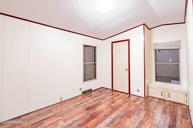 $1,000 | 7114 West Highway 90, New Iberia, LA 70560