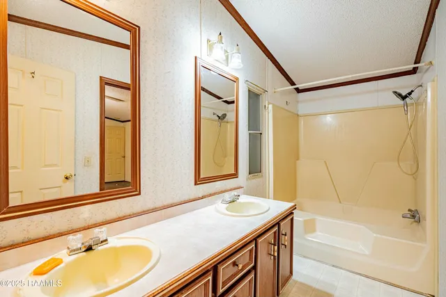 $1,000 | 7114 West Highway 90, New Iberia, LA 70560