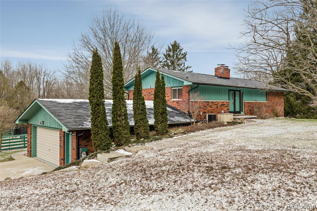 9801 Gibbs Road Clarkston, MI 48348 - Photo 1 of 47 Gallery Image 1