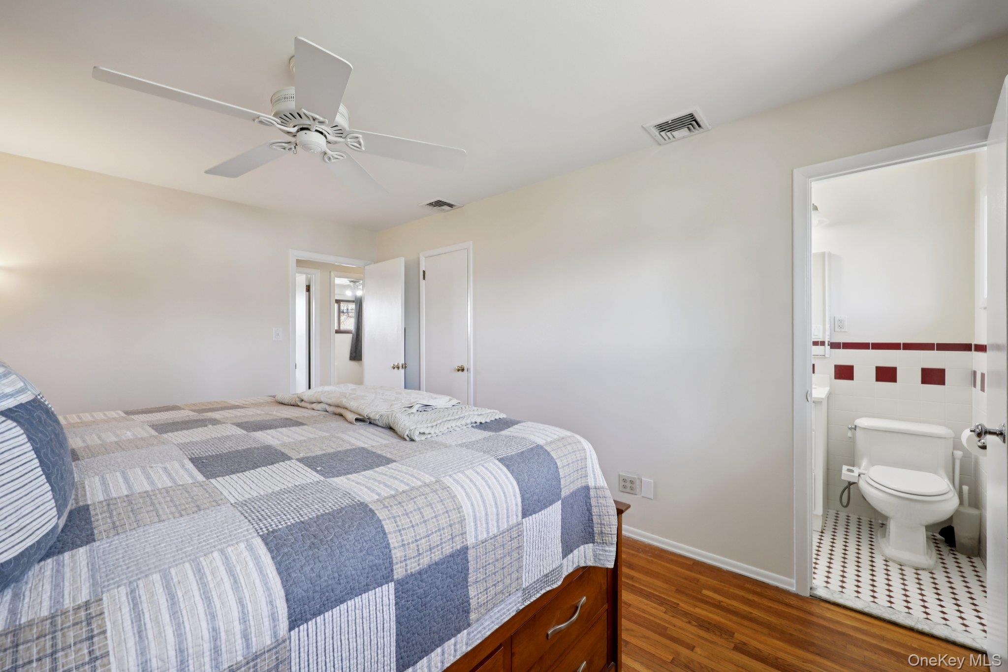 2859 Saw Mill Road Wantagh, NY 11793 - Photo 15 of 39