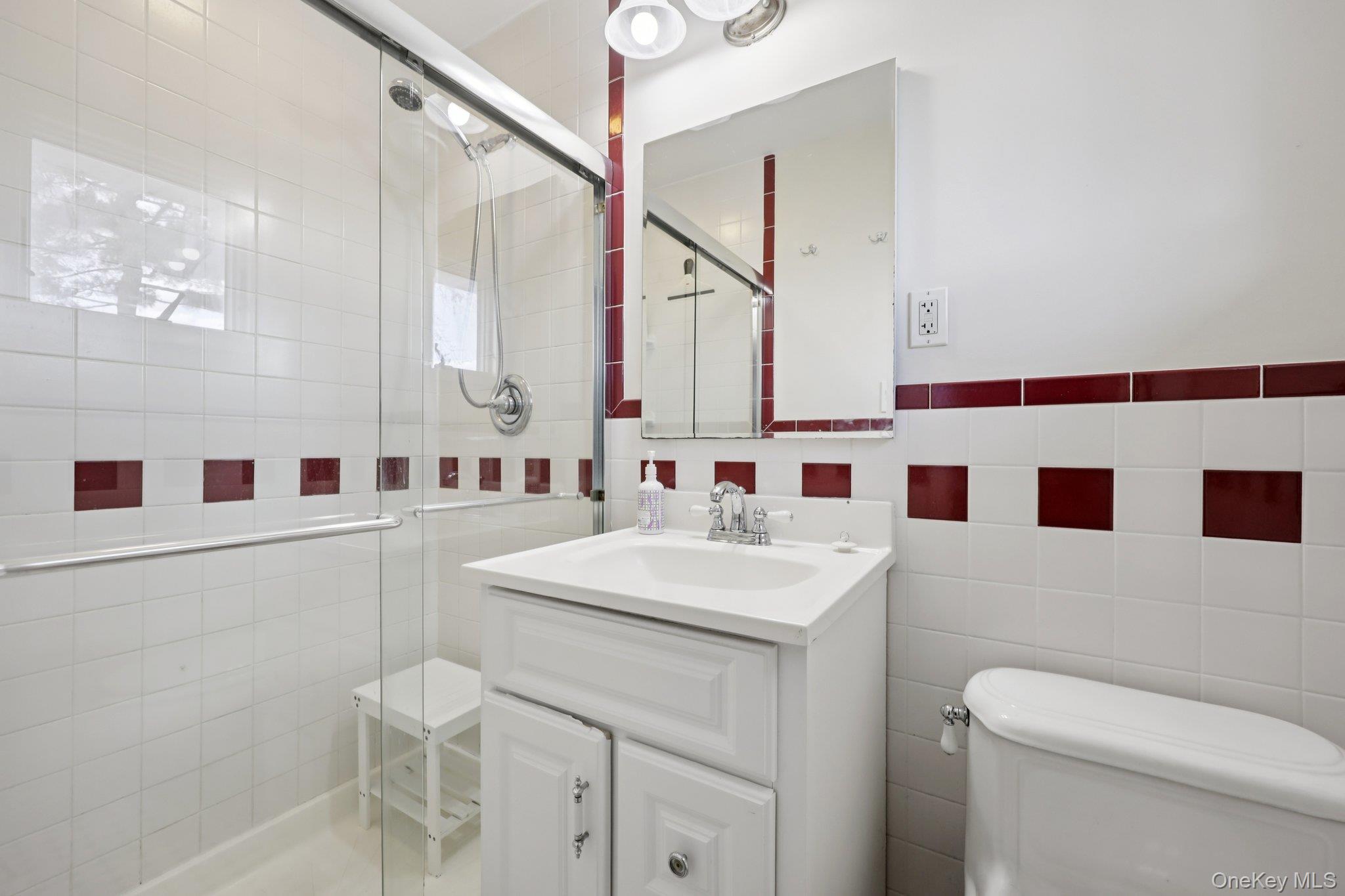 2859 Saw Mill Road Wantagh, NY 11793 - Photo 16 of 39