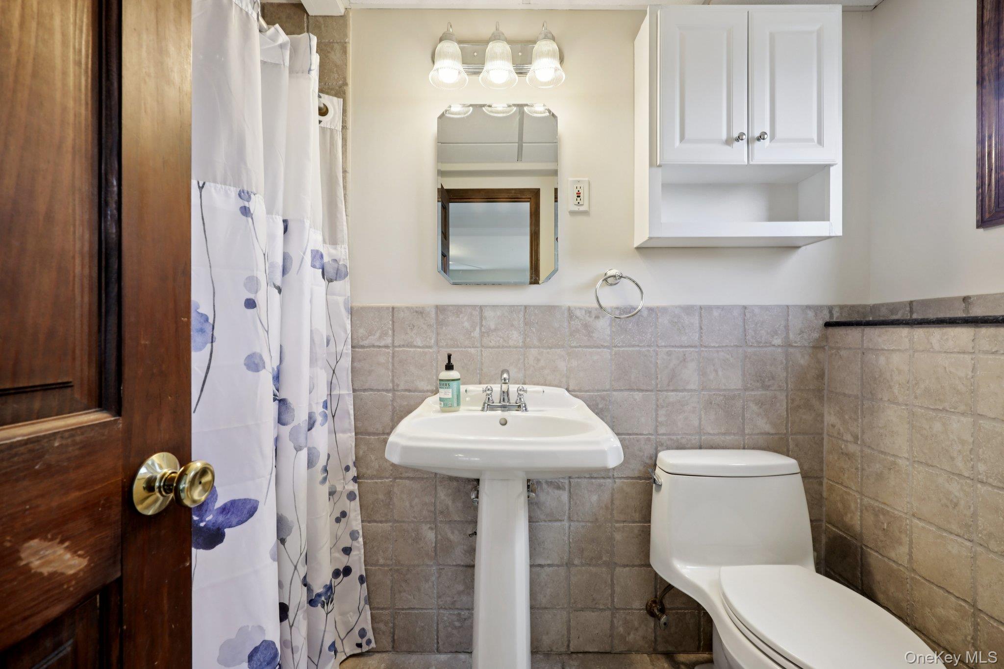 2859 Saw Mill Road Wantagh, NY 11793 - Photo 20 of 39