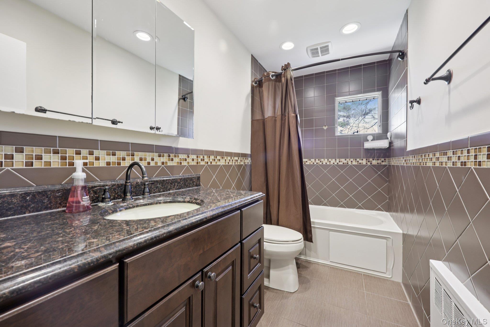 2859 Saw Mill Road Wantagh, NY 11793 - Photo 22 of 39