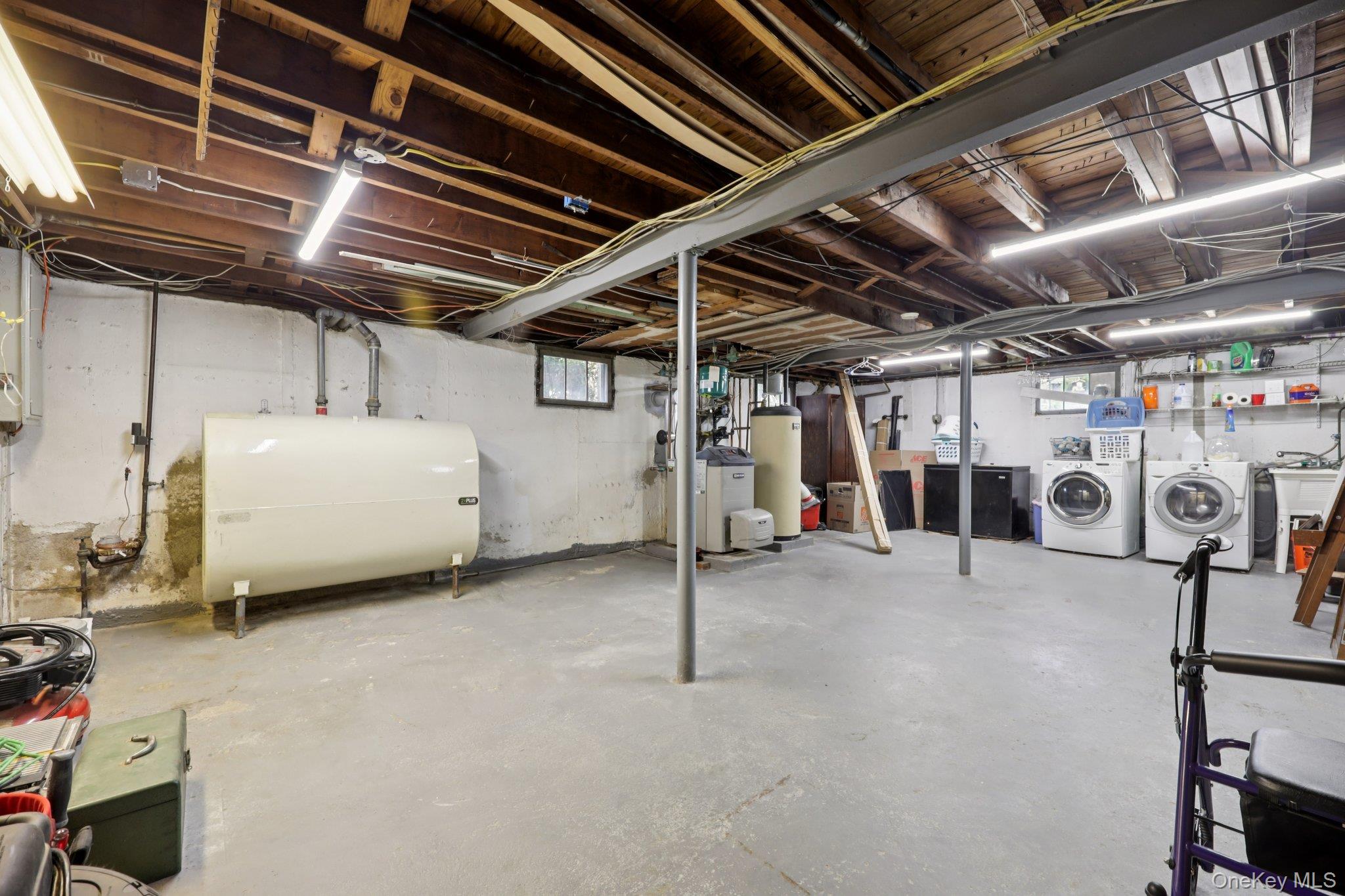 2859 Saw Mill Road Wantagh, NY 11793 - Photo 28 of 39