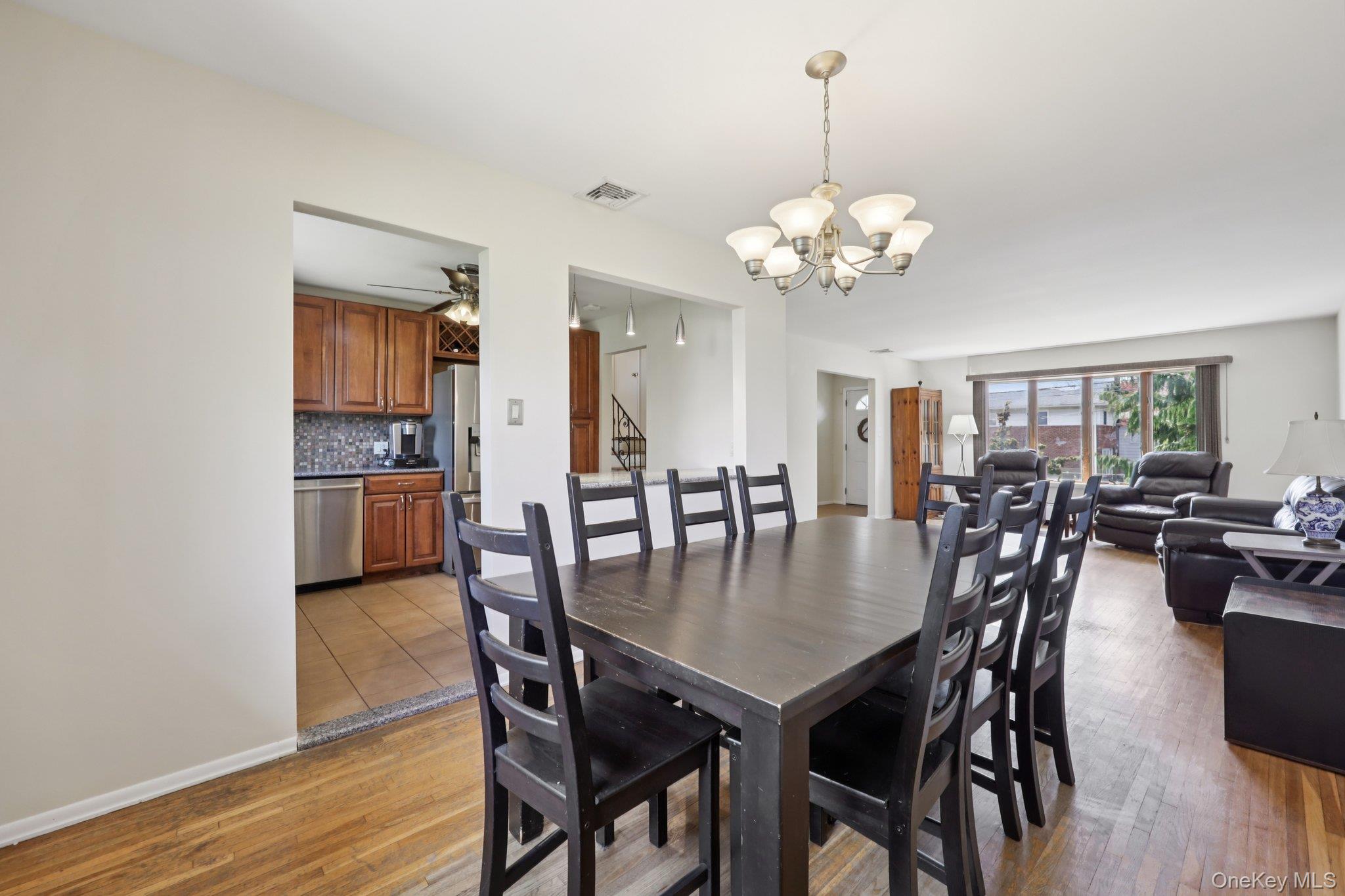 2859 Saw Mill Road Wantagh, NY 11793 - Photo 10 of 39