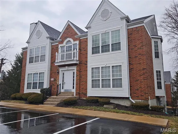 $1,750 | 317 Clayton Crossing Drive, Unit C, Ellisville, MO 63011