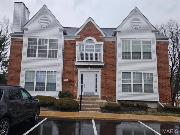 $1,750 | 317 Clayton Crossing Drive, Unit C, Ellisville, MO 63011