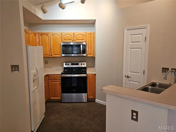 $1,750 | 317 Clayton Crossing Drive, Unit C, Ellisville, MO 63011