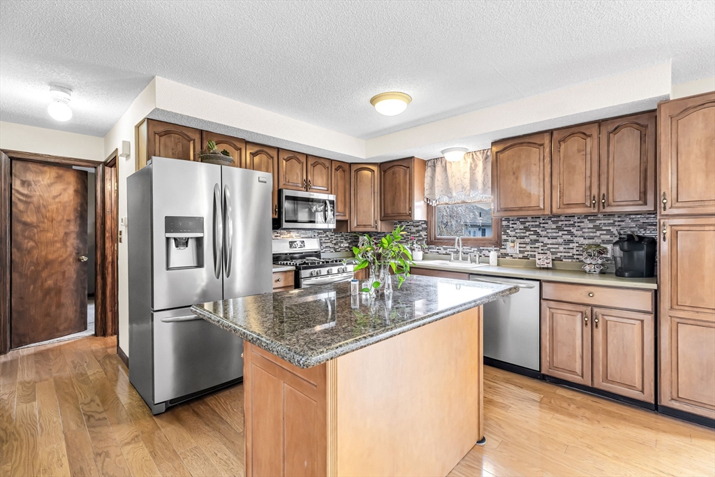 269 Morton Street Springfield, MA 01119 - Photo 18 of 40 Gallery Image 18