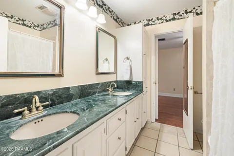 $390,000 | 103 Clipper Cove, Lafayette, LA 70508