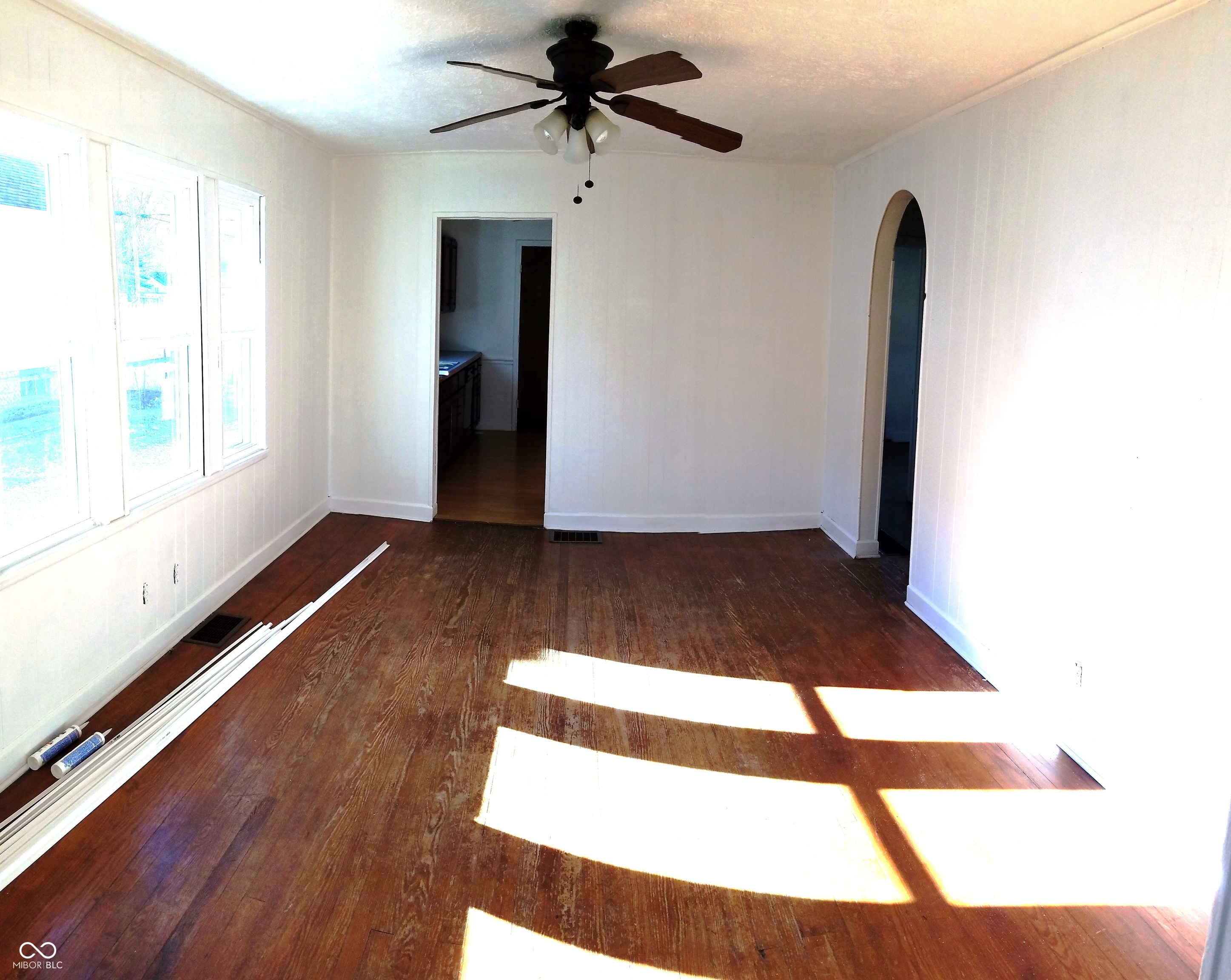 210 North Routiers Avenue Indianapolis, IN 46219 - Photo 4 of 20