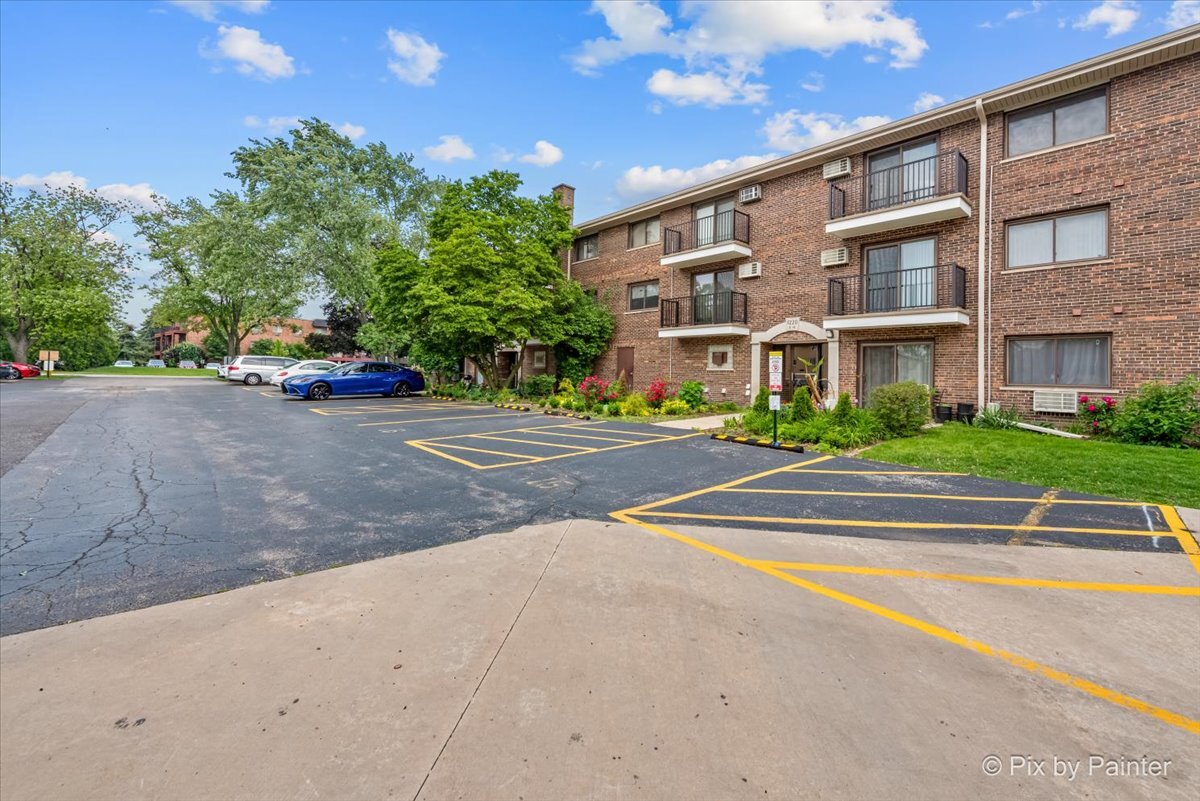 1220 South Lorraine Road, Unit 2H Wheaton, IL 60189 - Photo 25 of 25 Gallery Image 25